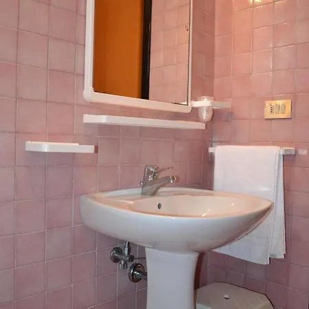 Rubino Hotel 2*